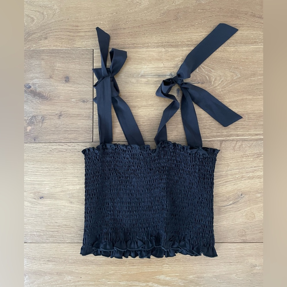 Black stretchy tank with bow tie adjustable straps